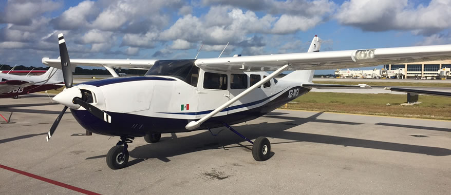 Renta de avioneta para 6 pasajeros Cessna 207 en Cancún México charter aereo privado