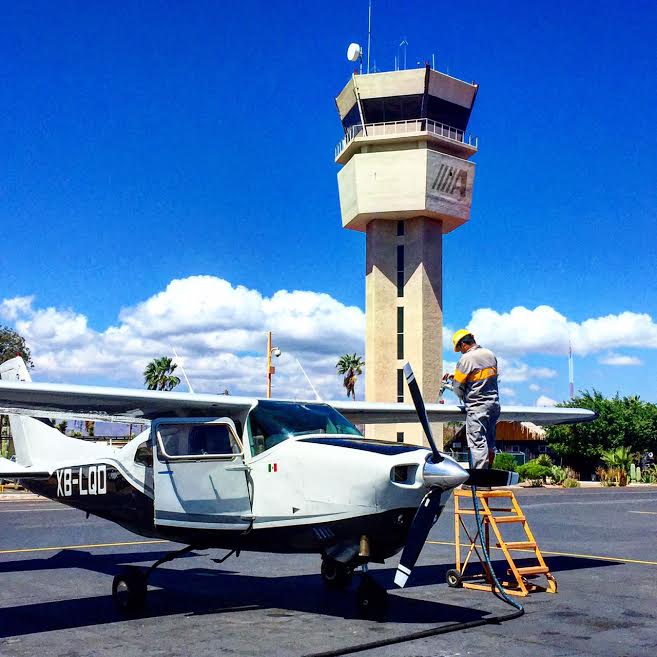 Renta para 5 pasajeros CESSNA 210 en cancun mexico