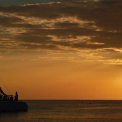 Tour de catamaran al atardecer en Cancun