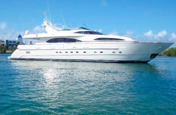 Tours en helicoptero en cancun, tours en yate privado, renta de yates de lujo, yates para charter en cancun, isla mujeres, puerto morelos, puerto cancun, azimut de 100 pies